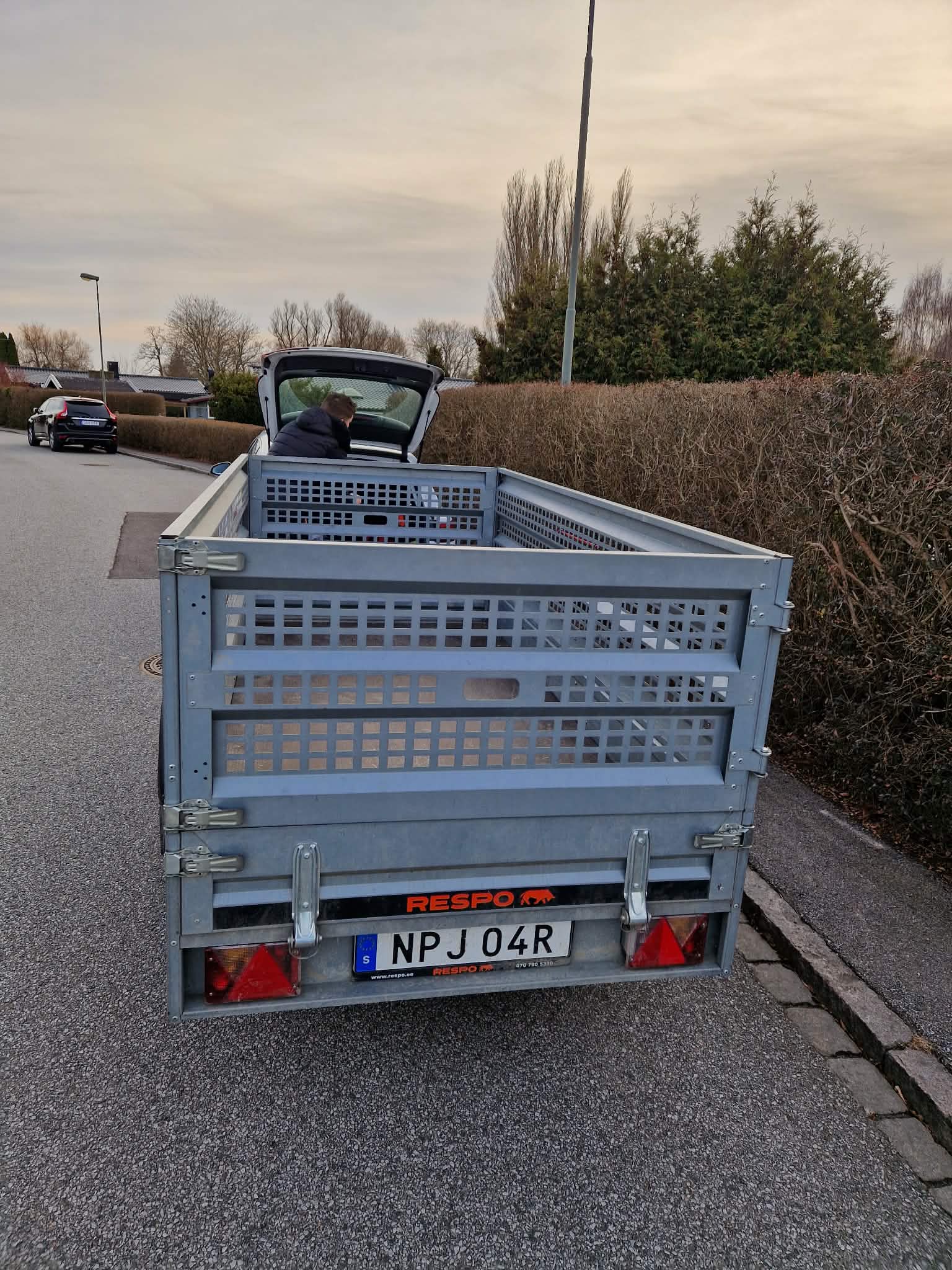 Obromsad 750 kg släpvagn med nätgrindsats