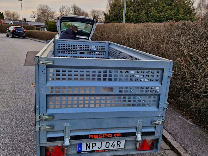 Obromsad 750 kg släpvagn med nätgrindsats