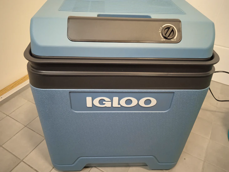 Igloo -jäähdytyslaatikko ie27 acdc 27 litraa 12/230 volttia