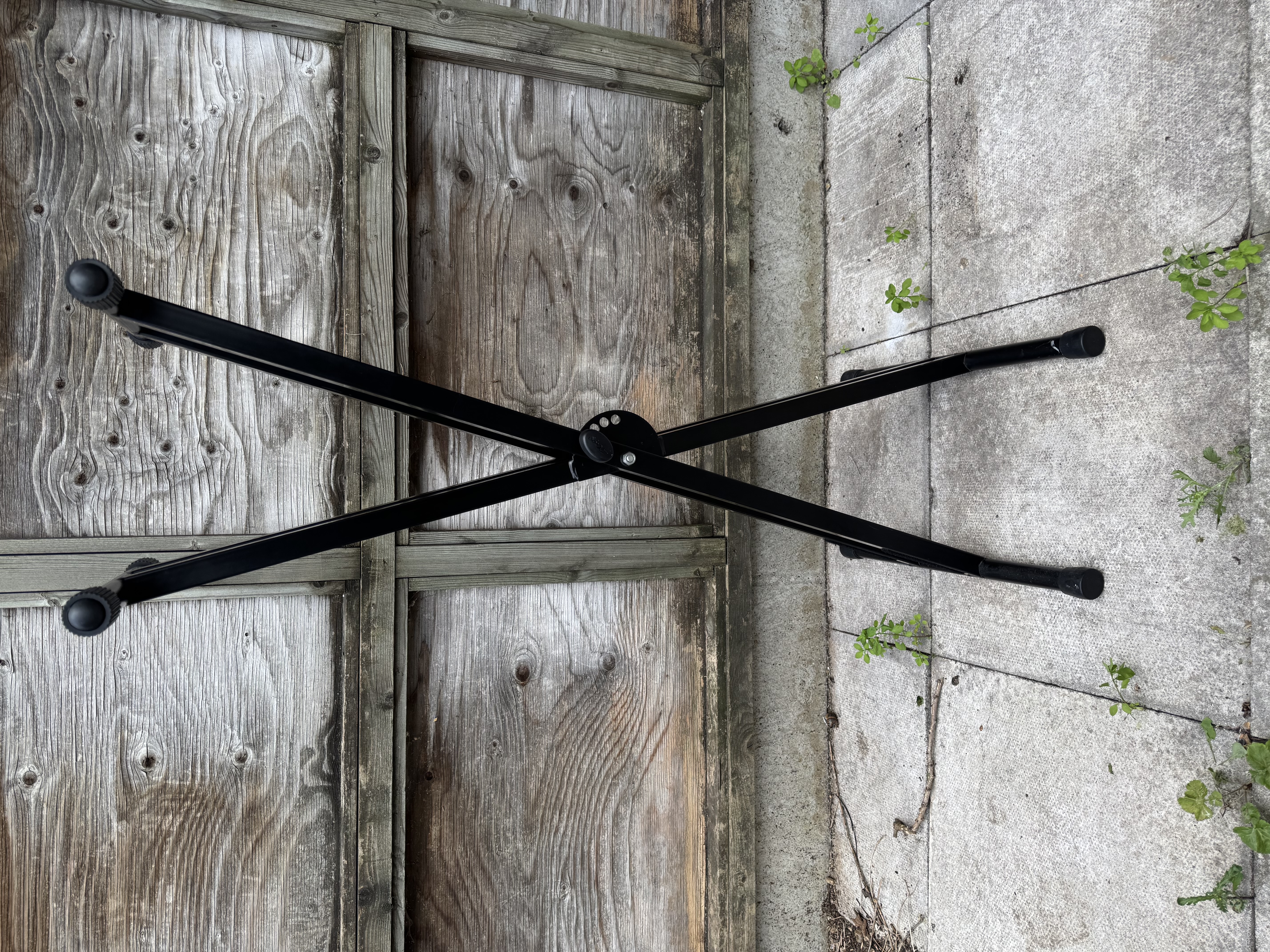 Stagg single-tier, double-braced x stand