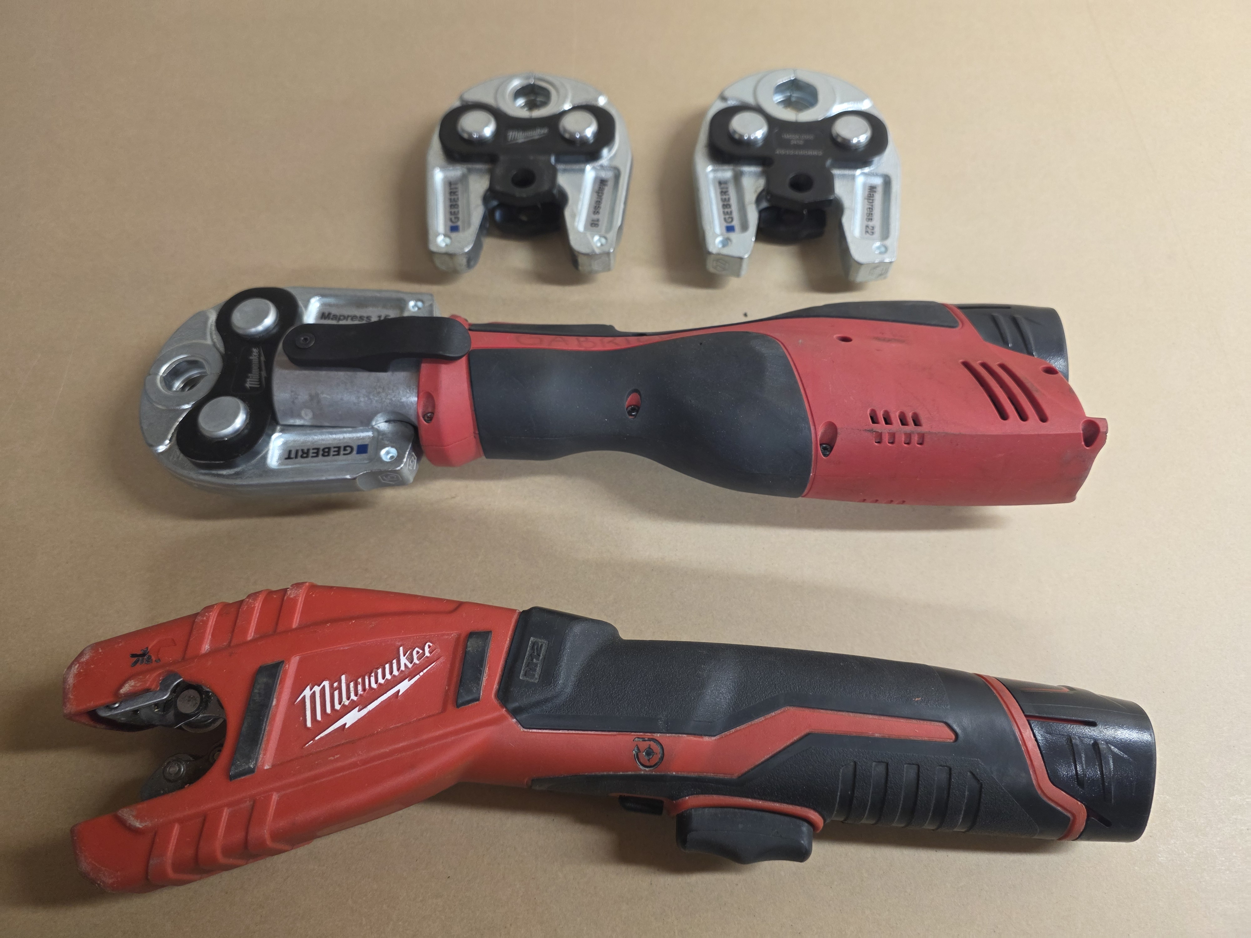 Milwaukee m12hpt pressverktøy geberit mapress med rørkutter