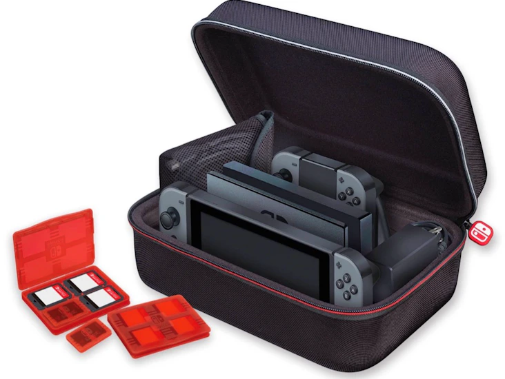 Nintendo switch med travel case inkl. 4 spel
