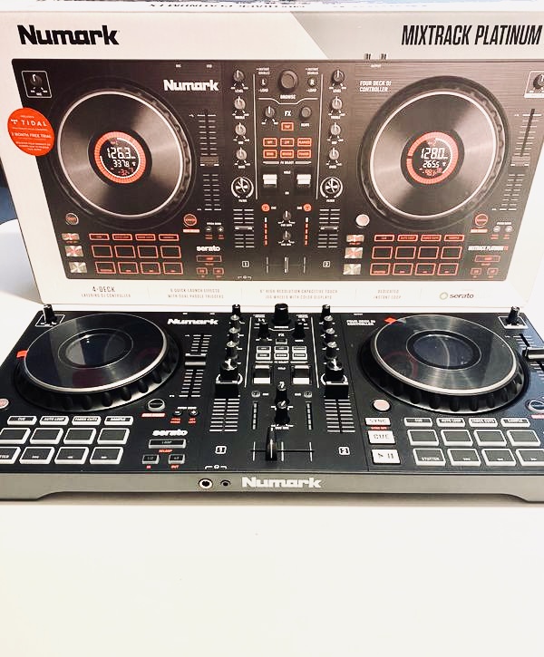 Dj controller - numark mixtrack platinum fx serato 