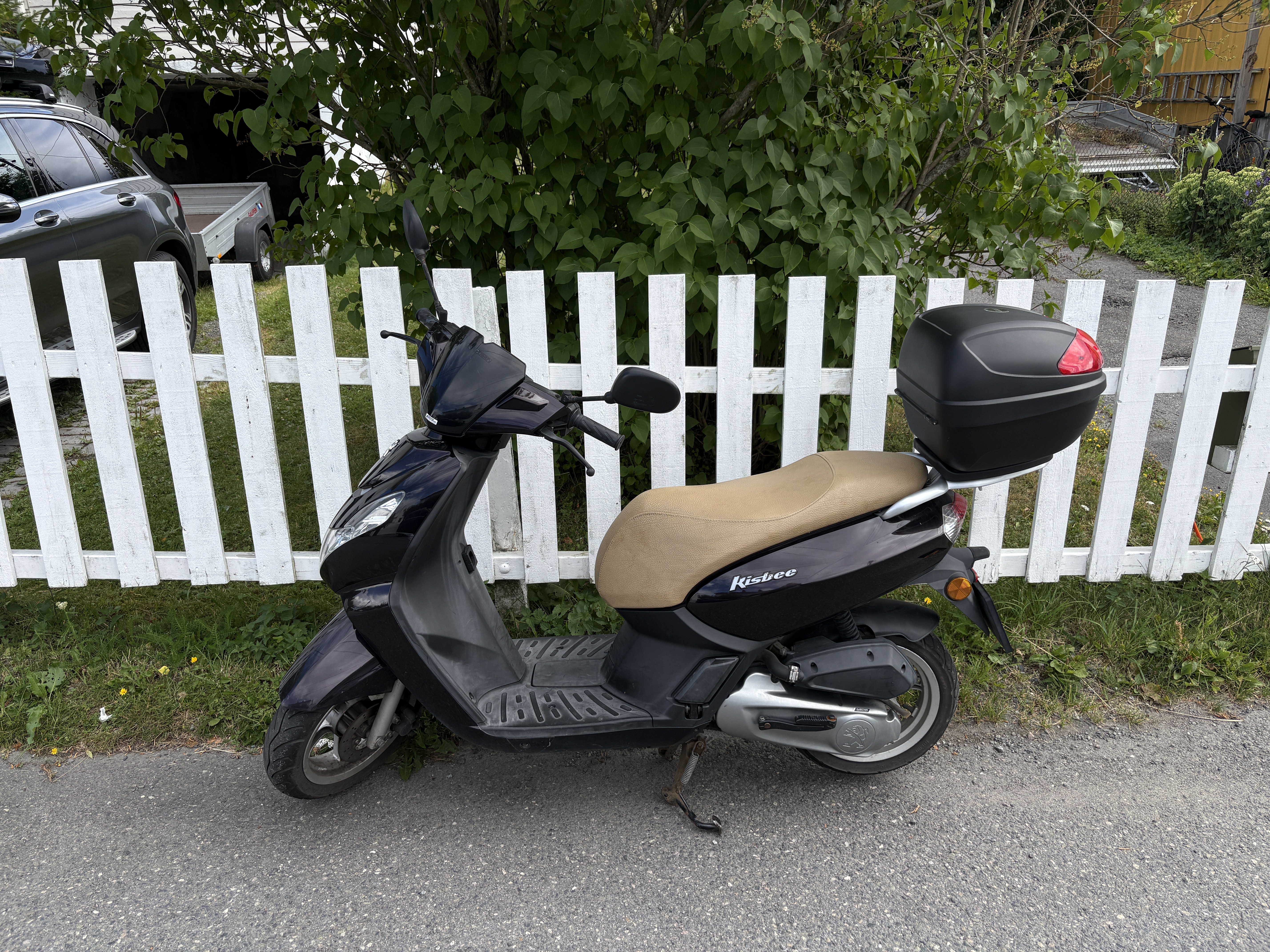 Peugeot kisbee 50 | hjelm og bagasjeboks inkludert | perfekt til bykjøring