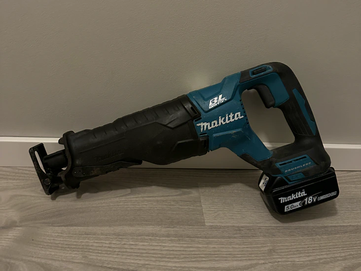 Sladdlös makita tigersåg