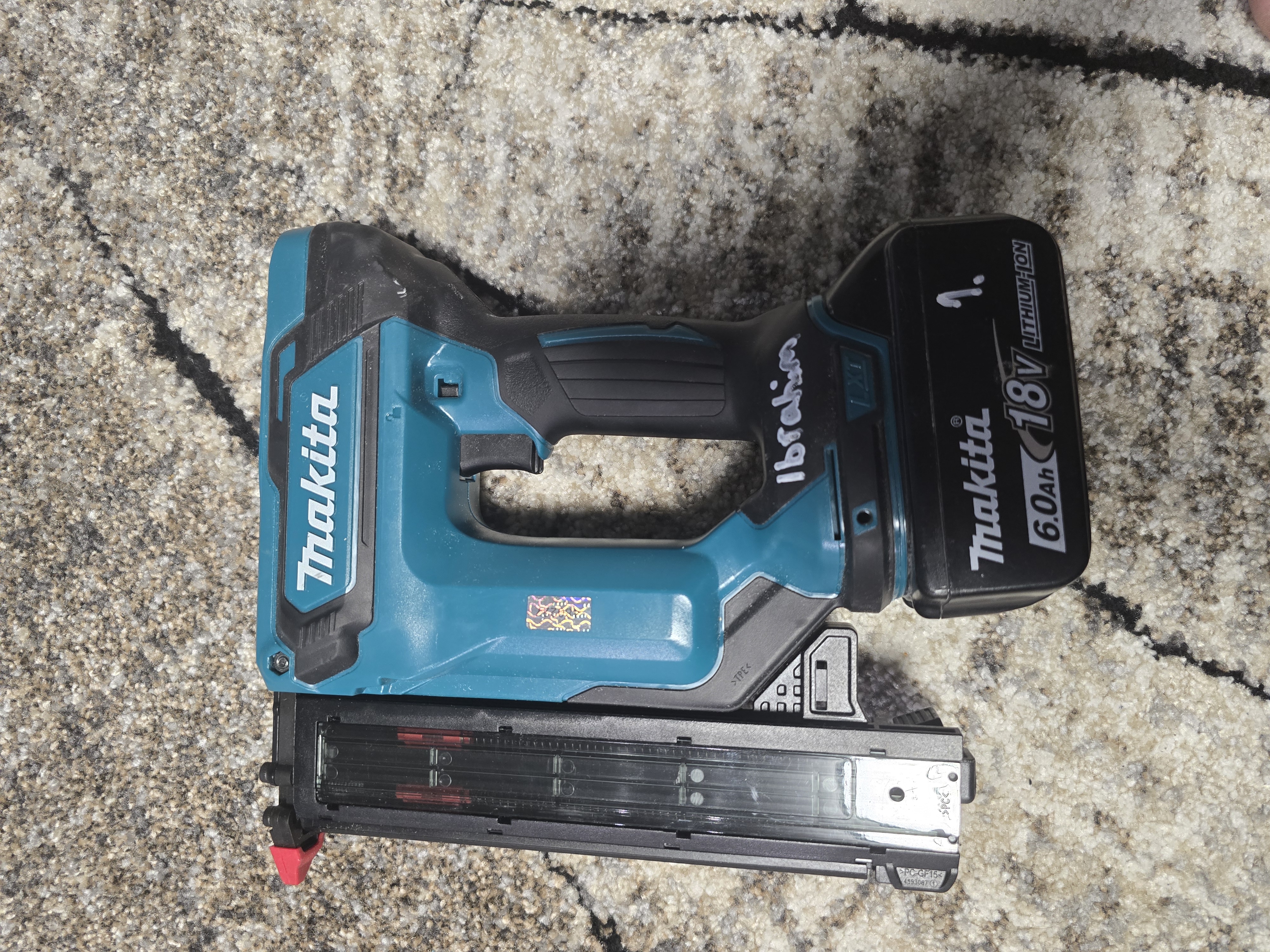 Makita akkukäyttöinen viimeistelynaulain