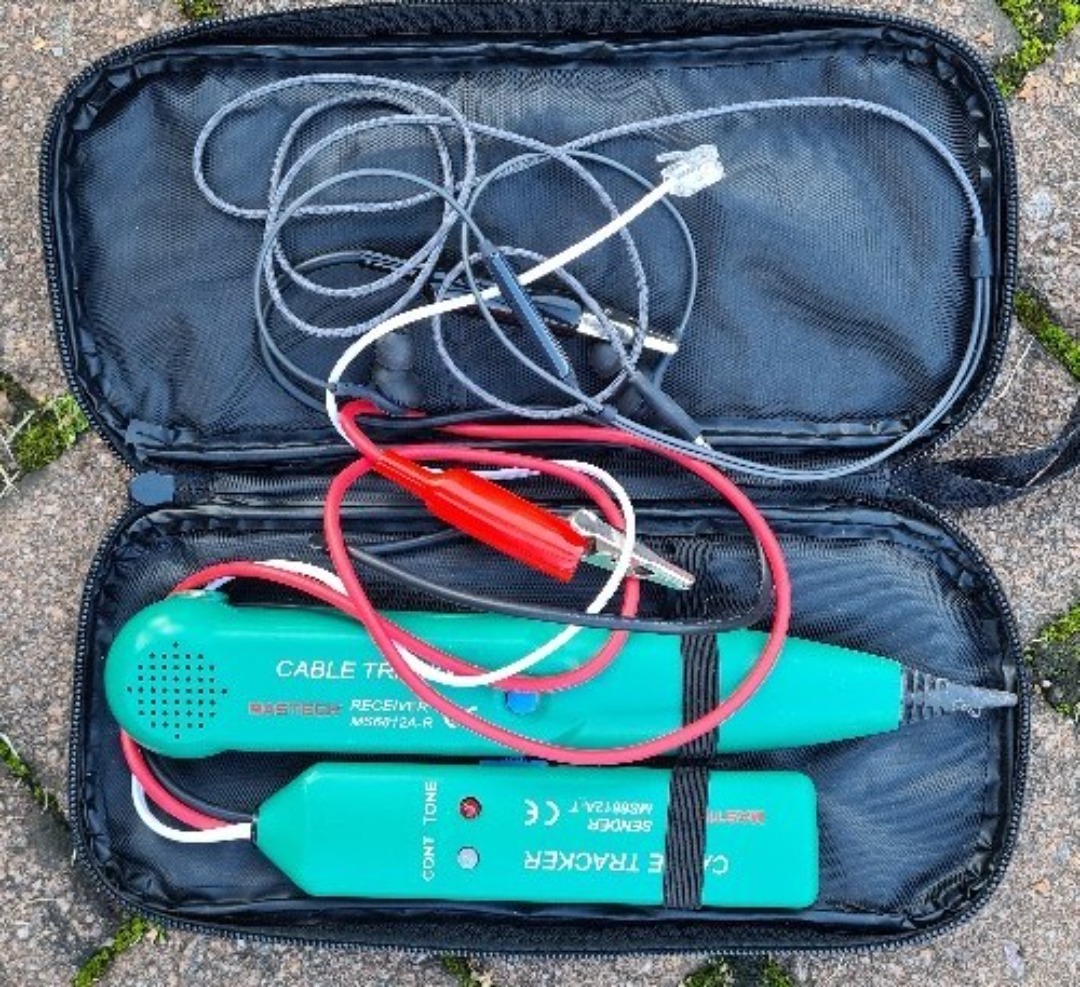 Kabelsökare robotgräsklippare