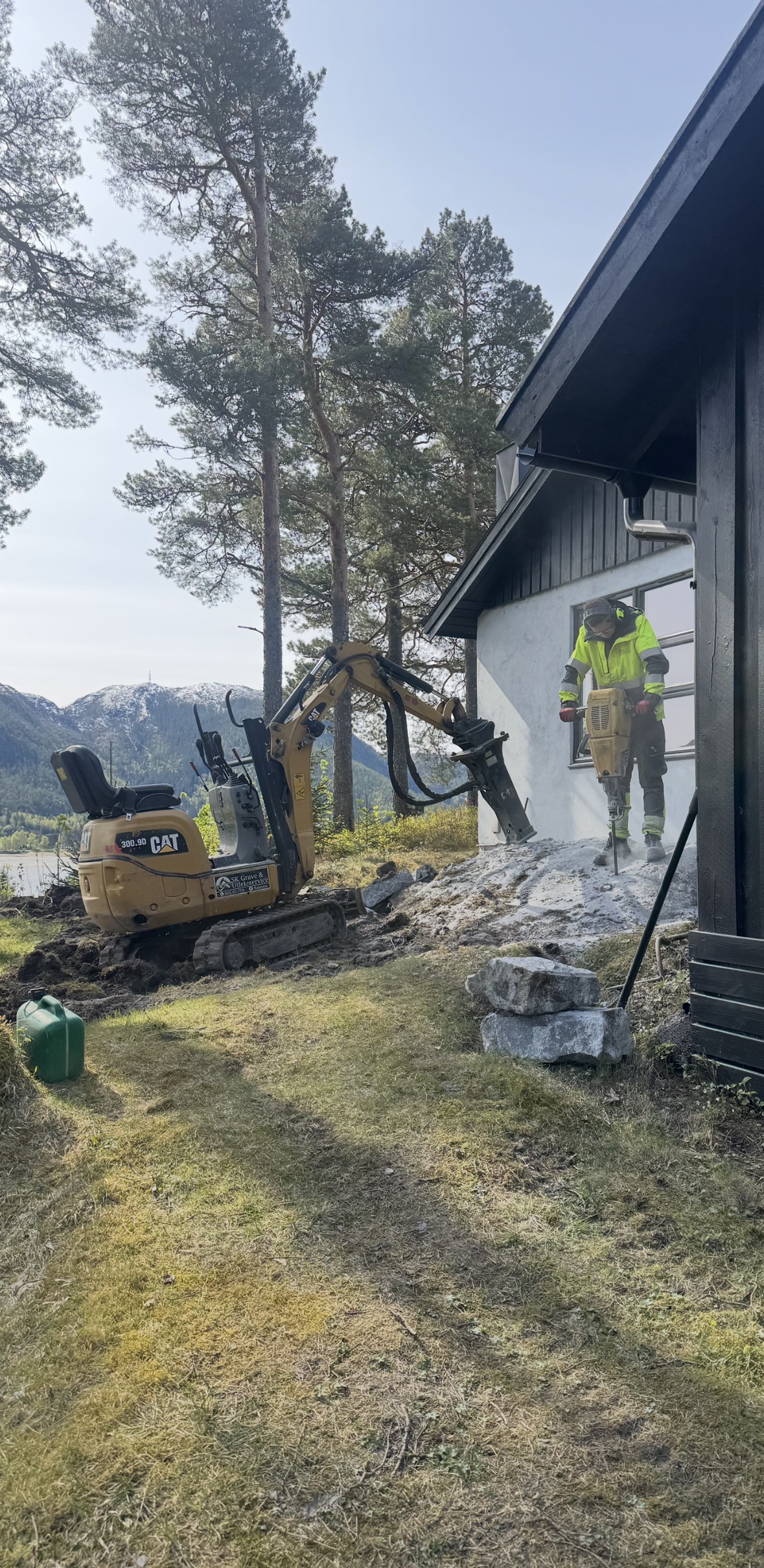 Cat 300.9
