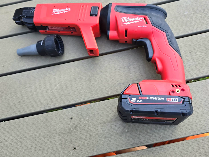 Milwaukee skruvautomat m18