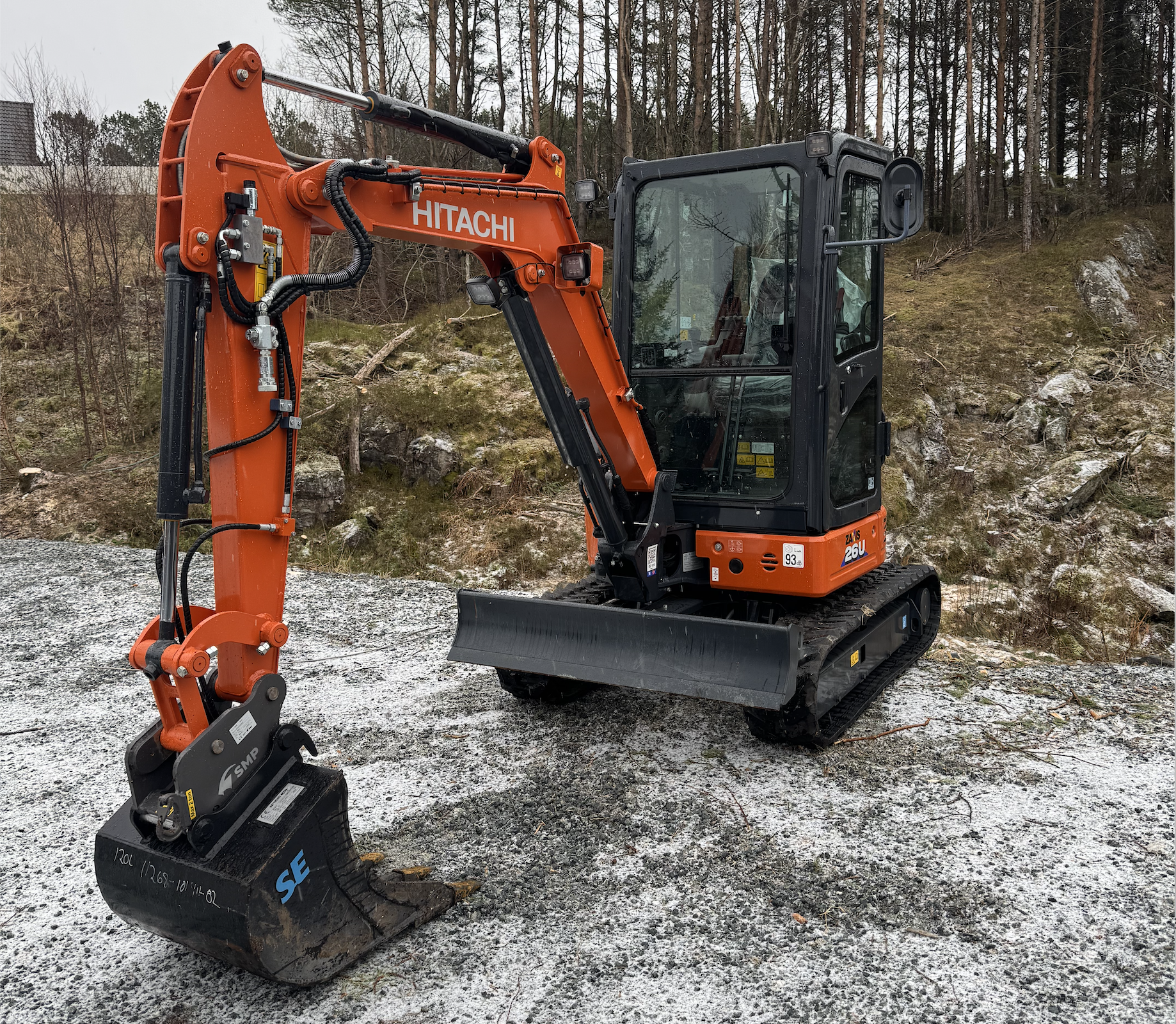 Hitachi minigravar zx26u-6 til leige