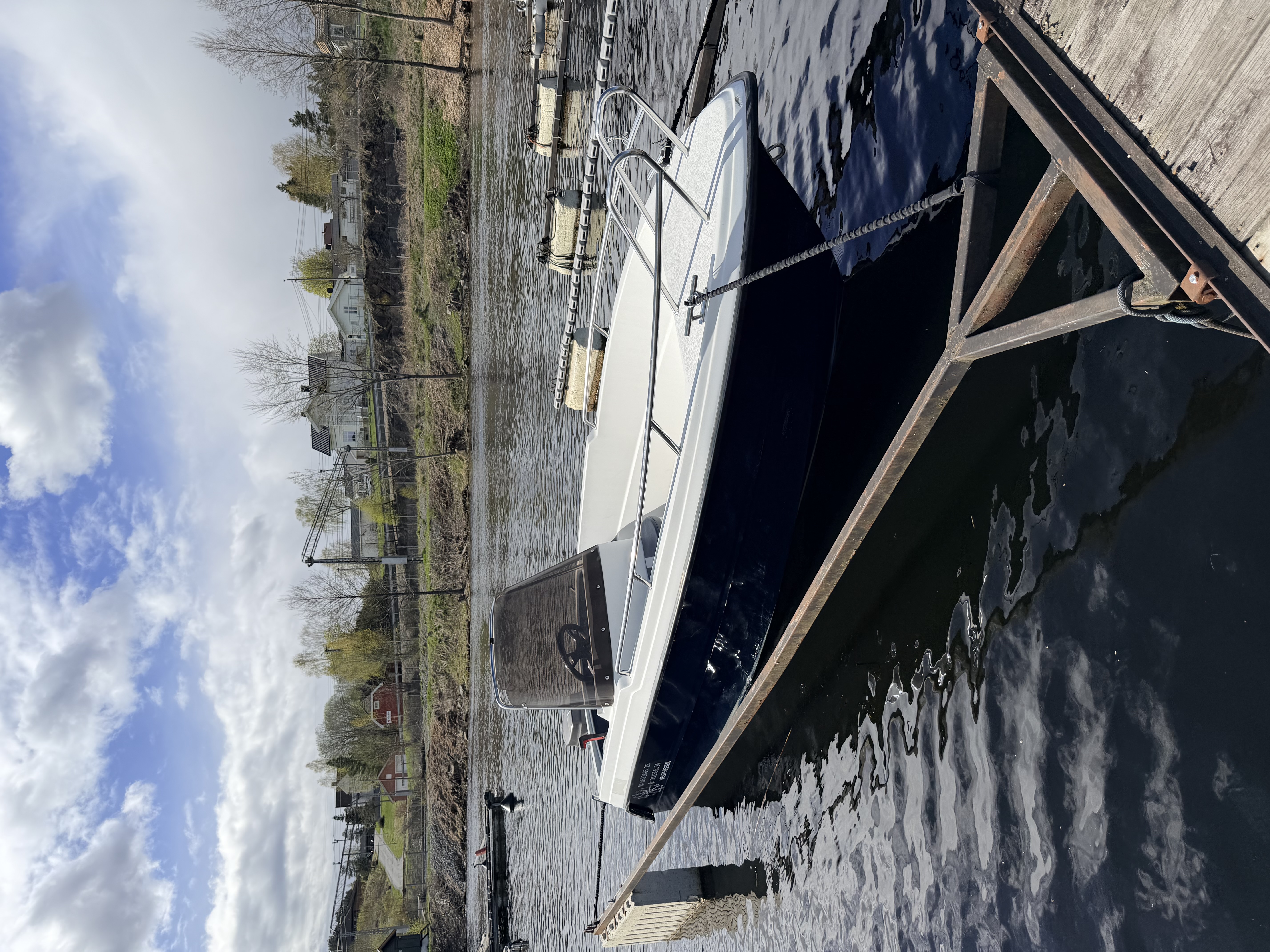 Hr 465 med 40 hk – perfekt til fiske, bading og dagsturer!