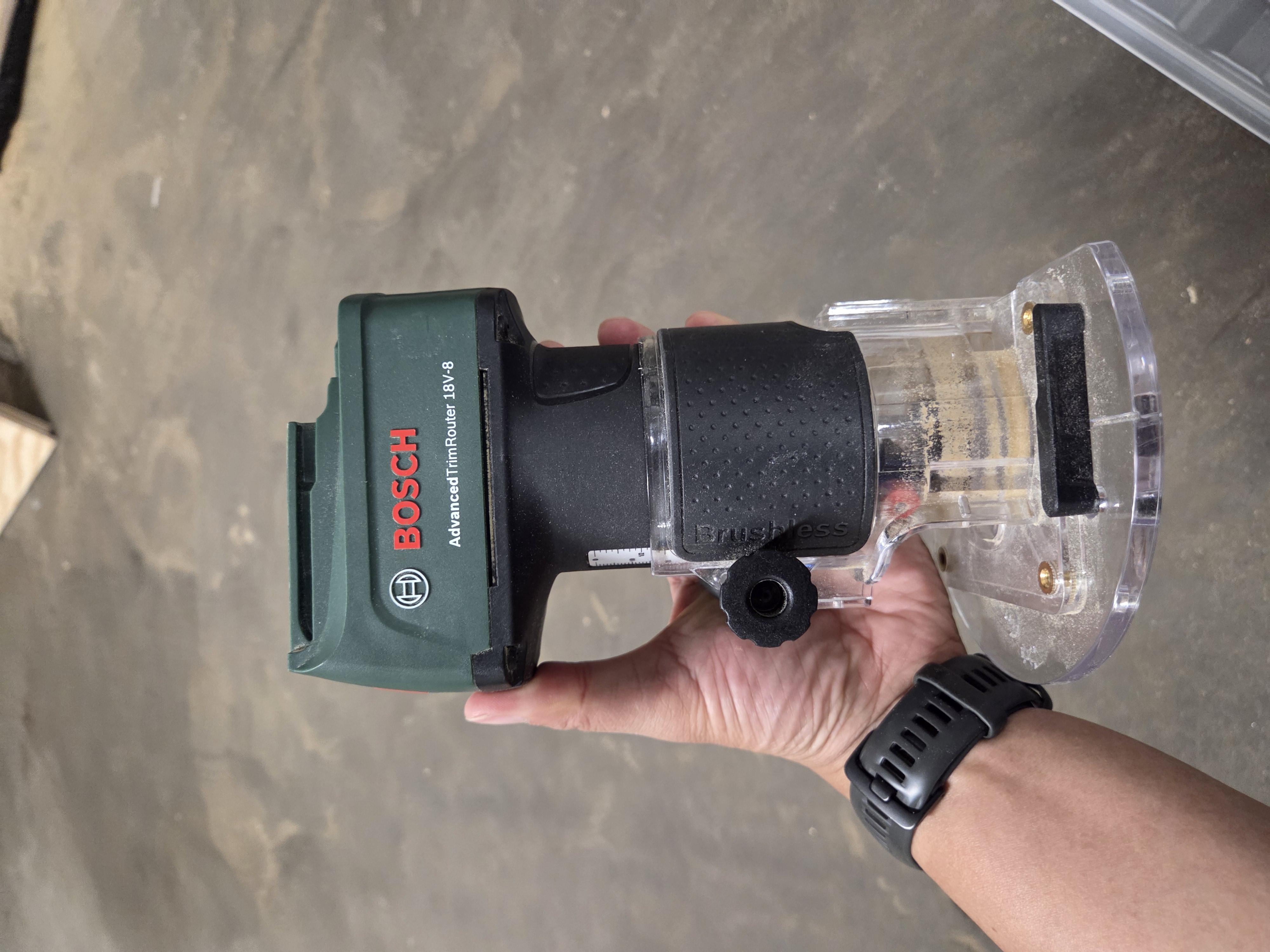Bosch håndoverfres 18 v batteridrevet