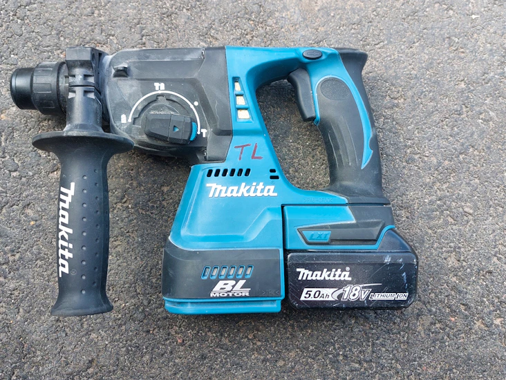 Poravasara makita lxt dhr242z