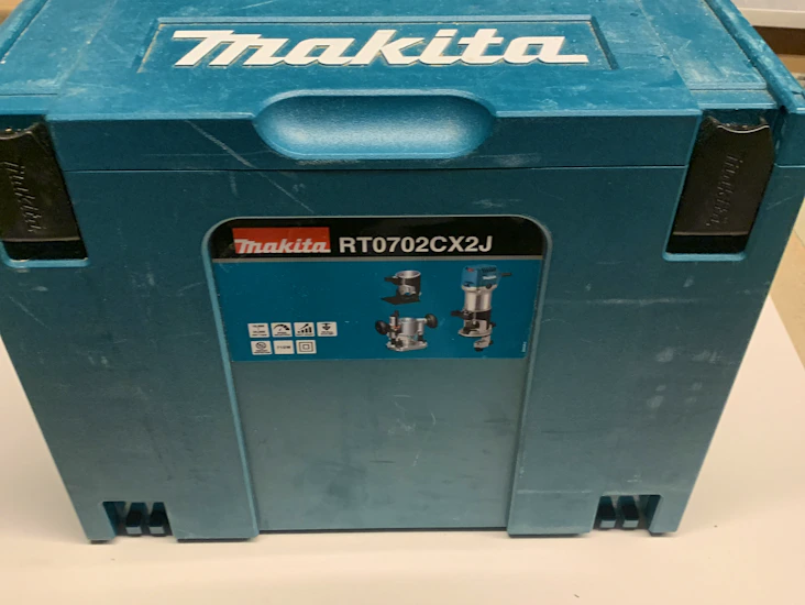 Makita-ruter med tilbehør og kuttere