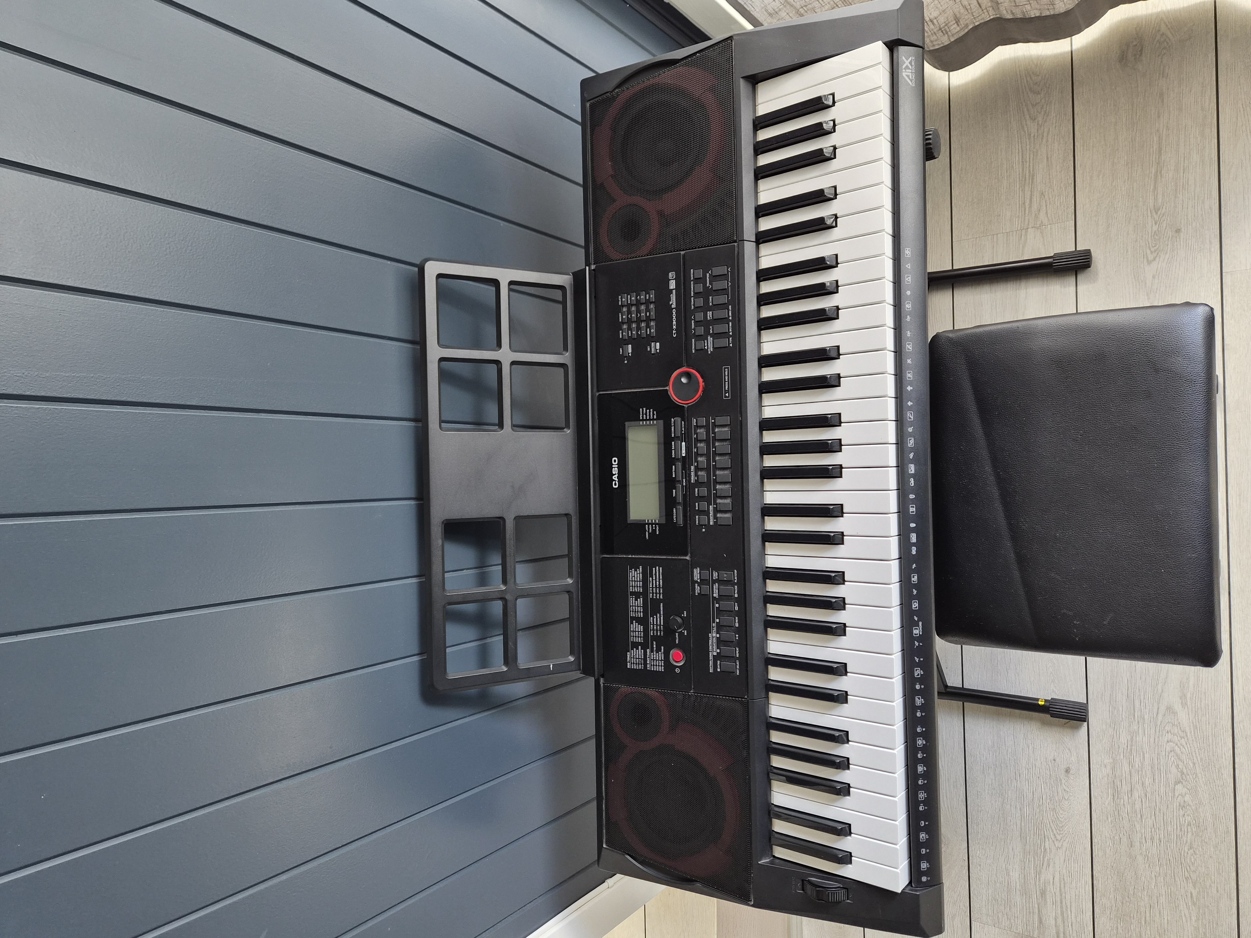 Casio ct-x3000 keyboard m/ stativ og benk