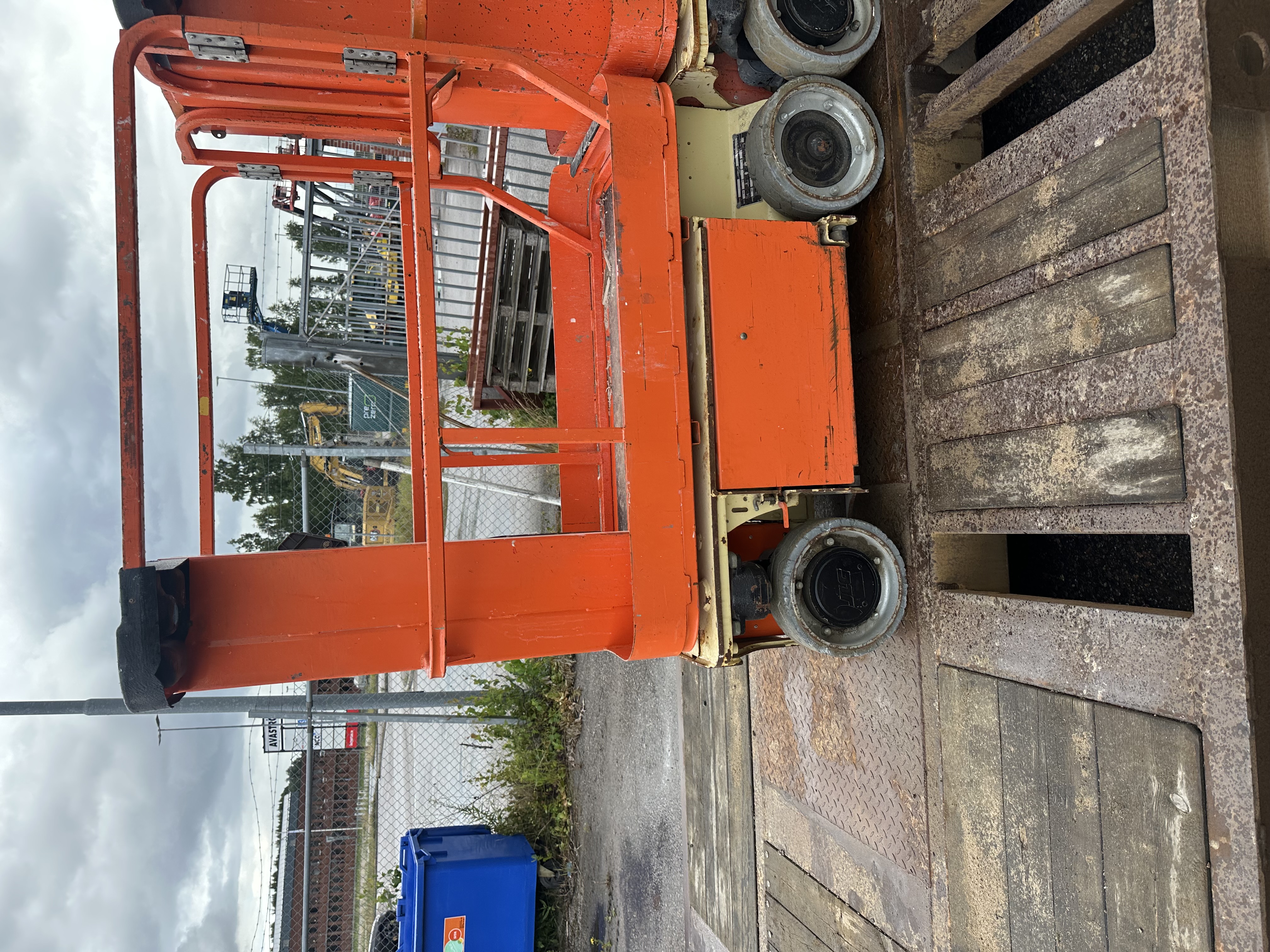 Pelar lift jlg 1230