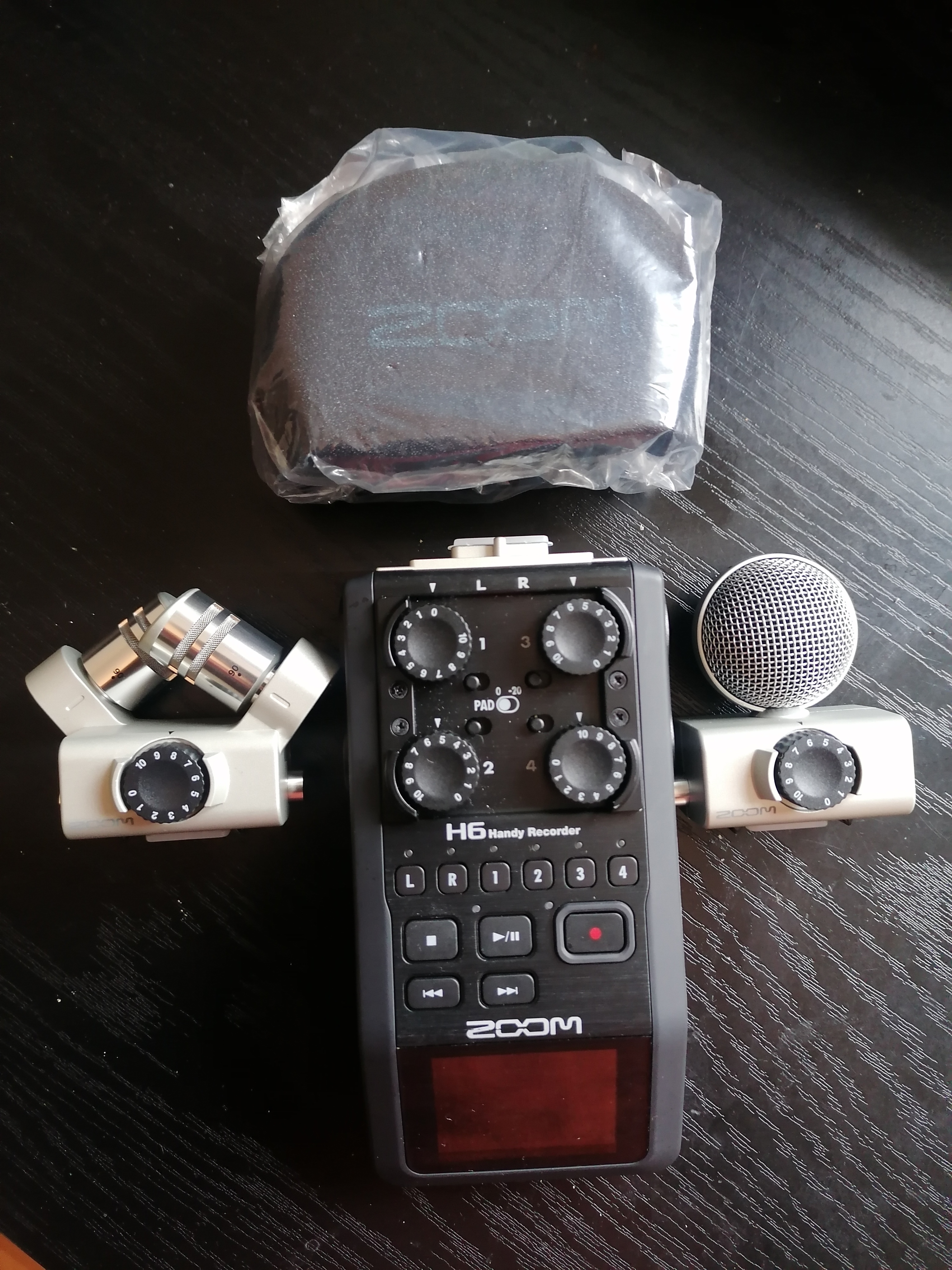 Zoom h6 all black 6-track portable recorder