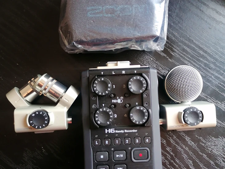 Zoom h6 all black 6-track portable recorder