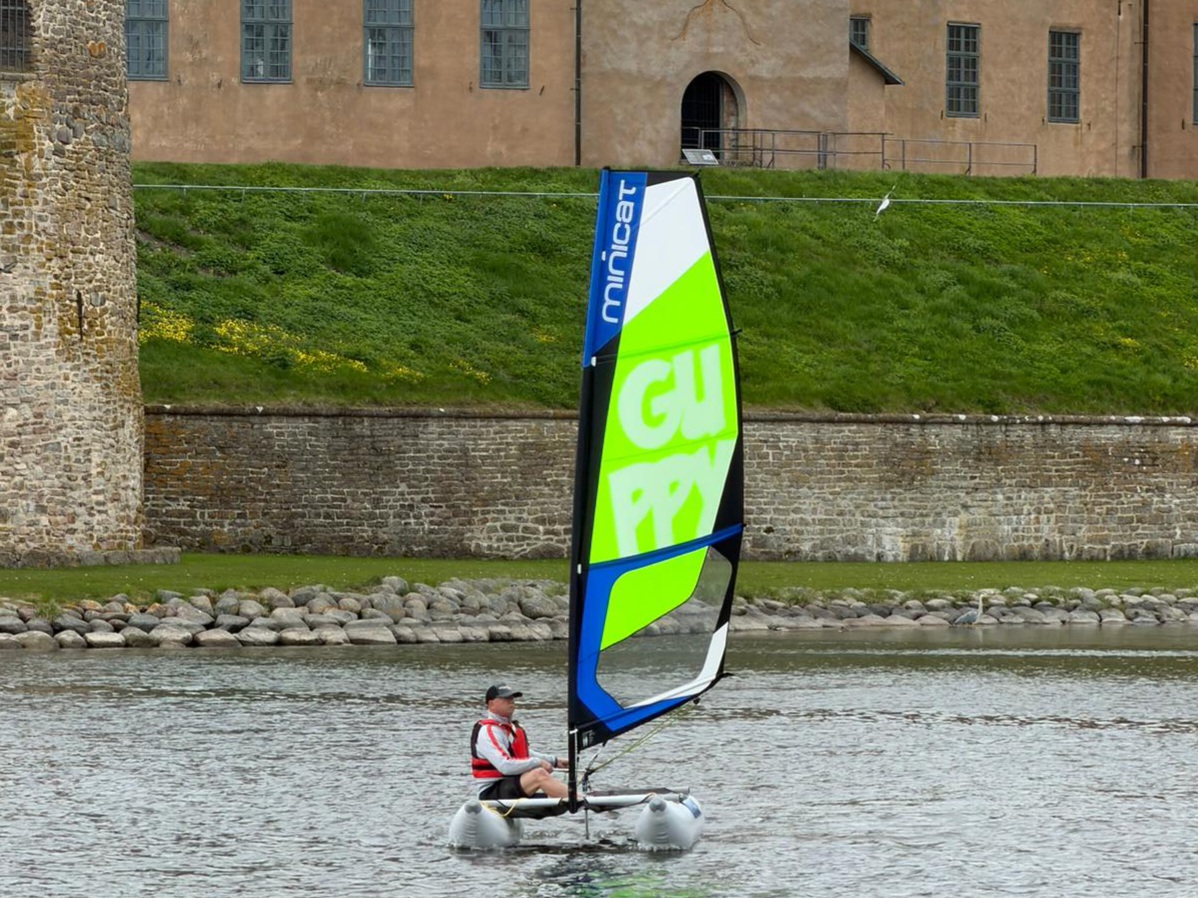 Portabel segelbåt minicat guppy 