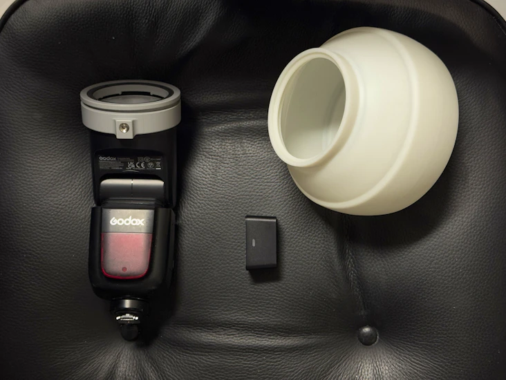 Godox v1s (sonylle) + dome-kupu + laturi