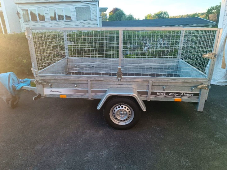 Obromsat gallersläp med nätgrind...tippbar!