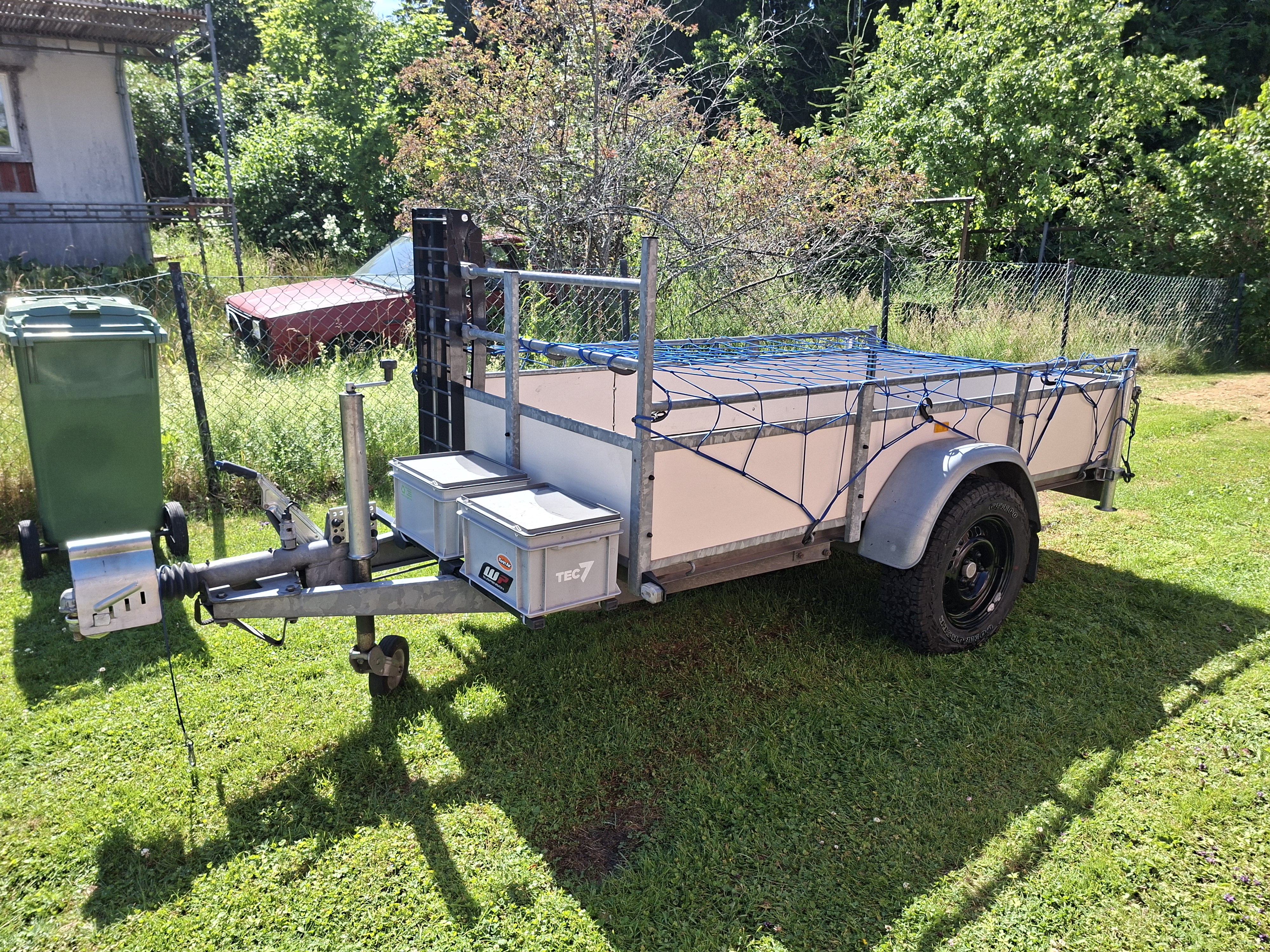 Släpvagn 1350kg 130x250cm.