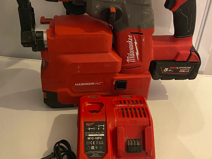 Milwaukee m18 slagborr med dammsugare