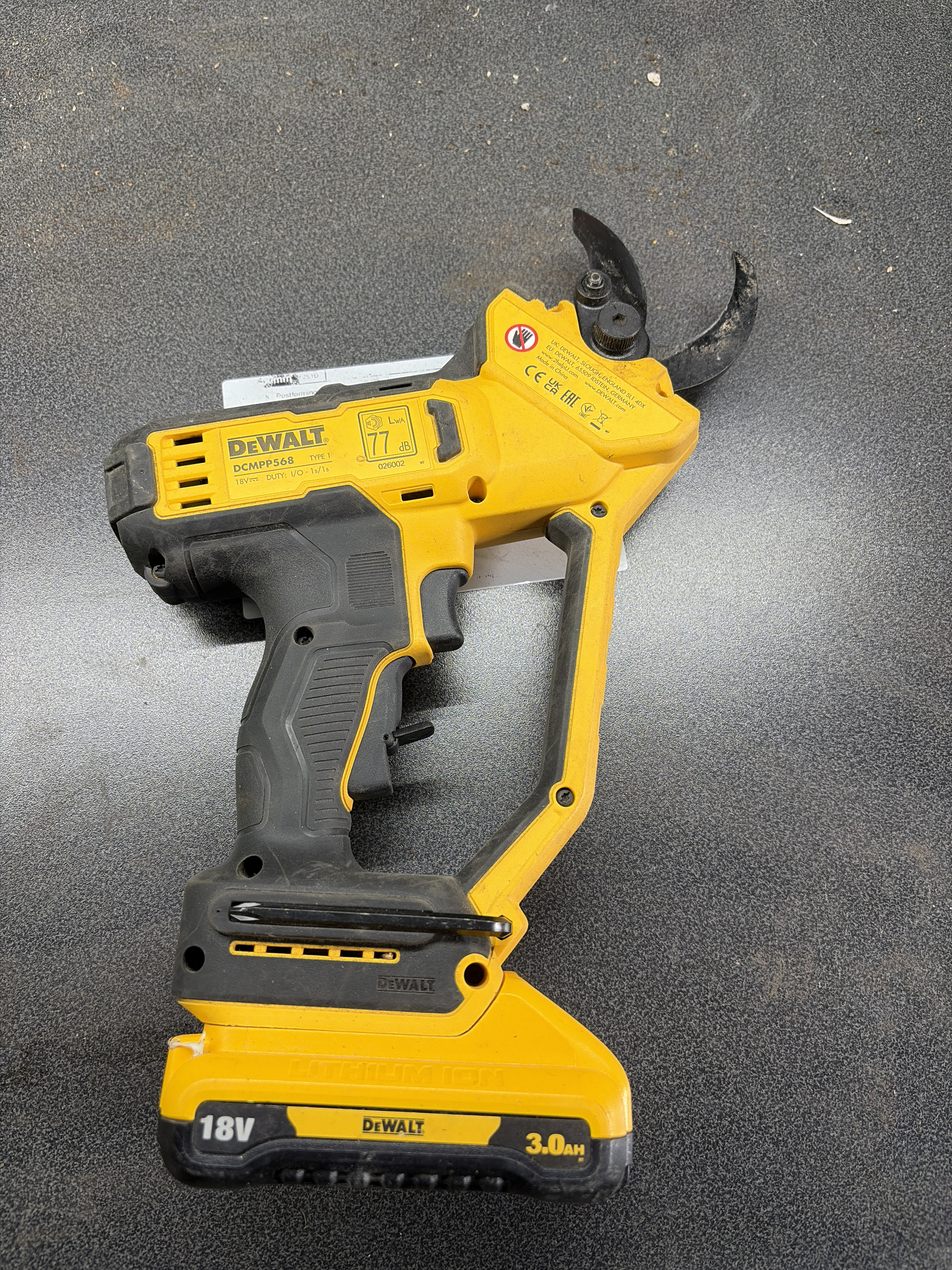 Batteridriven grensax sekatör dewalt 18v xr