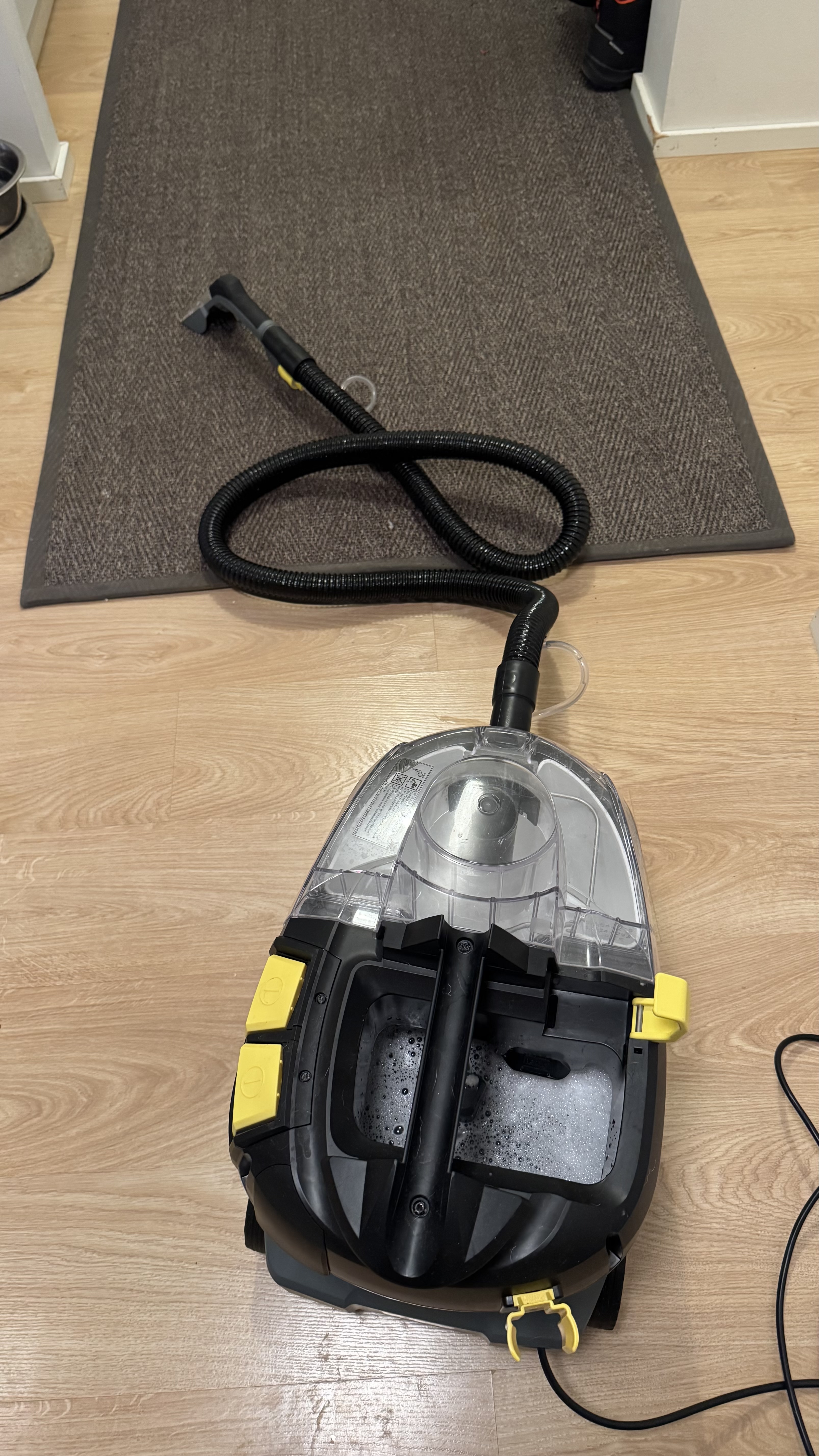 Tekstiilipesuri kärcher puzzi 8/1