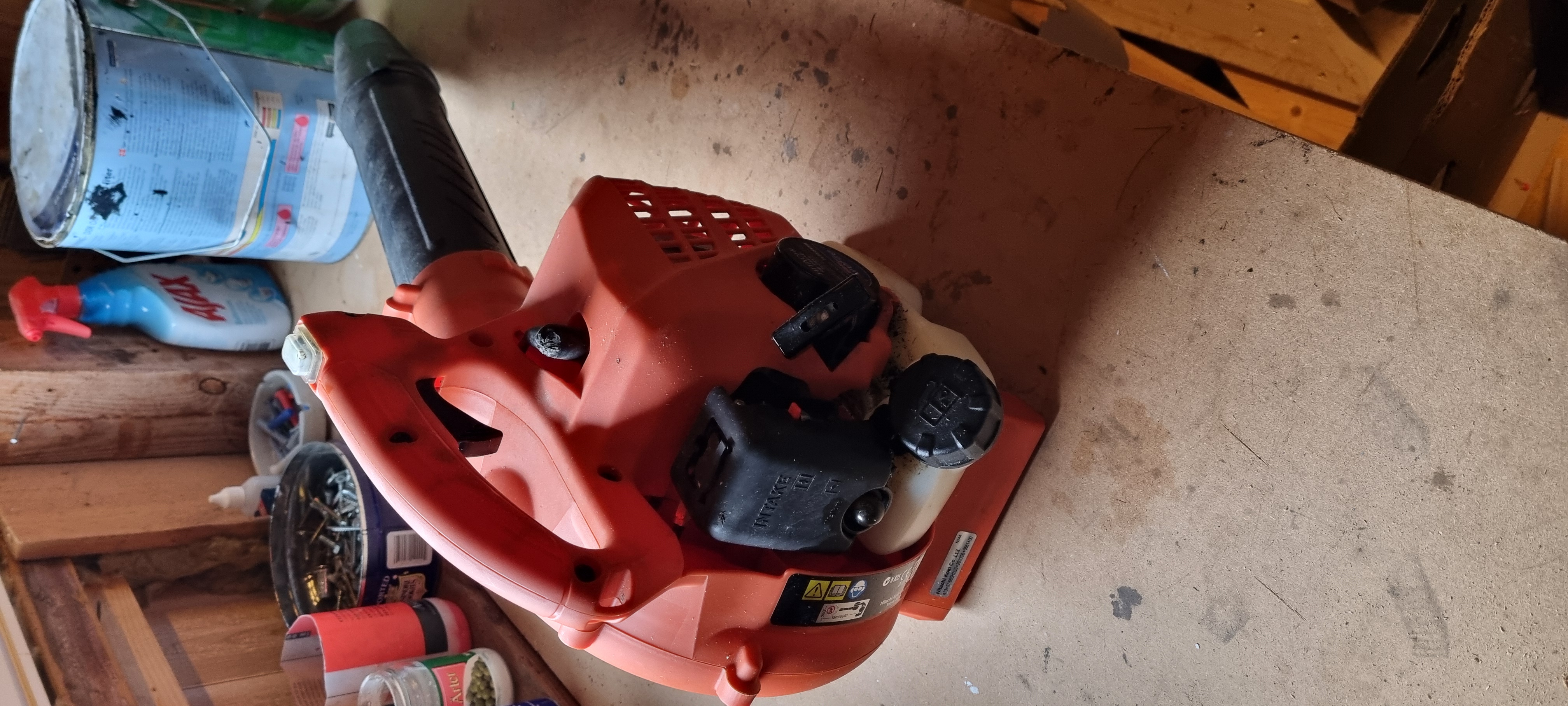Hitachi liten løvblåser