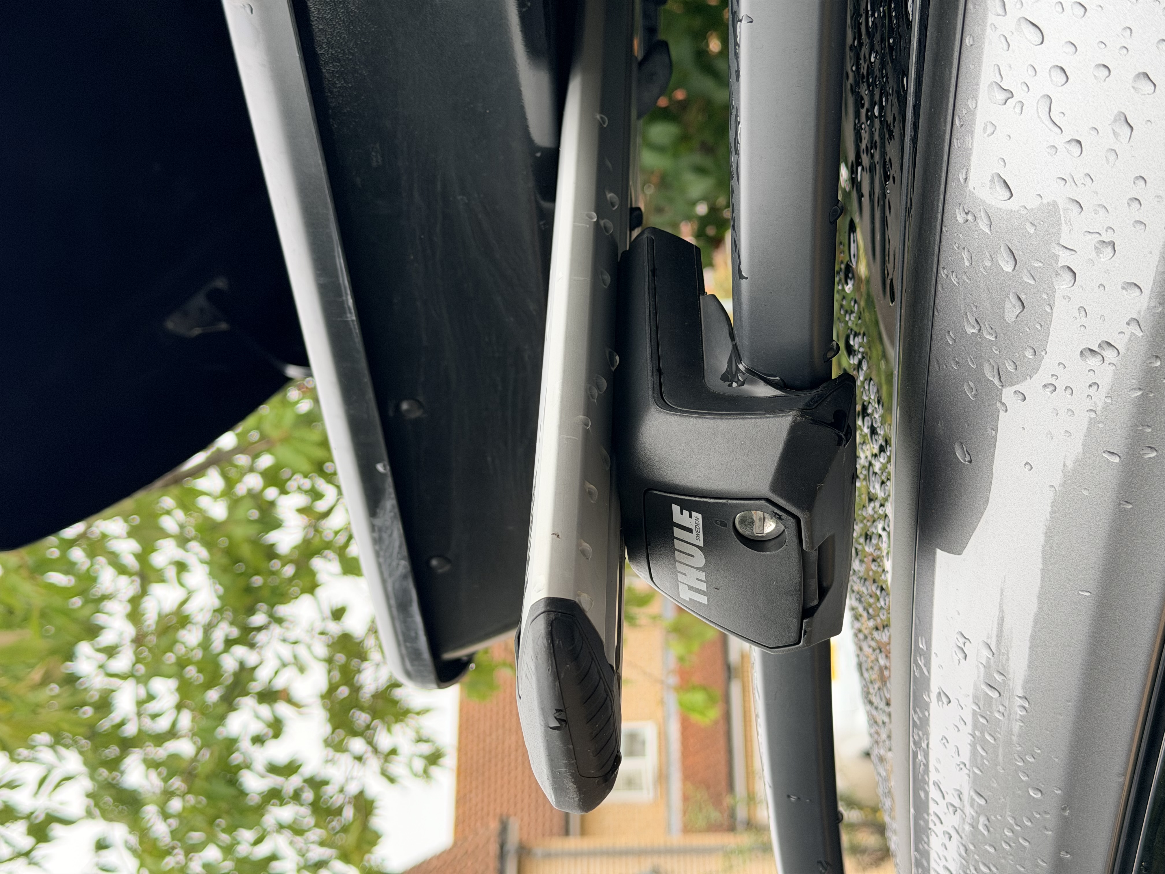 Thule wingbar evo roof bars + evo raised rail feet (118cm or 127cm) - colchester