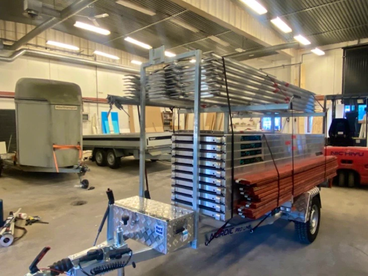 Byggställning på släp totalvikt 1300kg