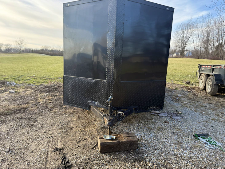 Enclosed trailer
