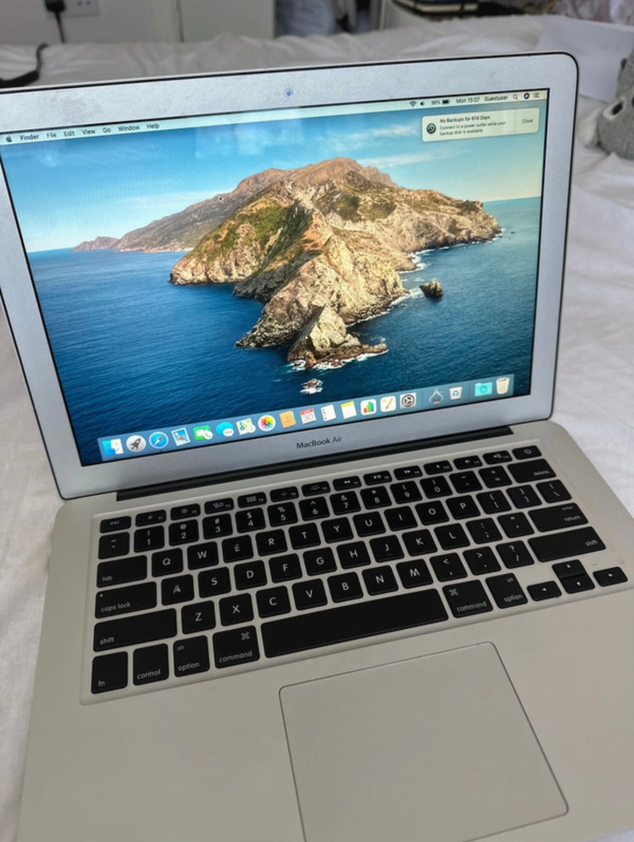 Apple macbook air 13.3" a1466 1.46hz intel core i5 | 4 gb ram | 128 gb ssd