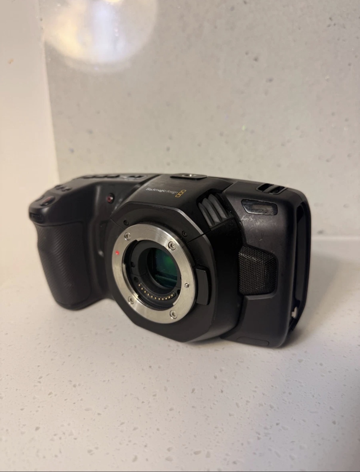 Blackmagic pocket cinema camera 4k bundle – 7 batteries + core swx cube² chargers