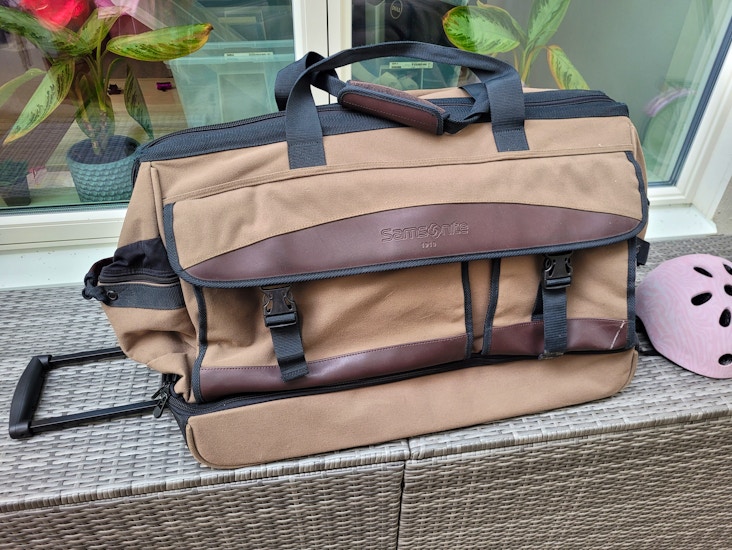 Resväska duffelbag handtag + hjul