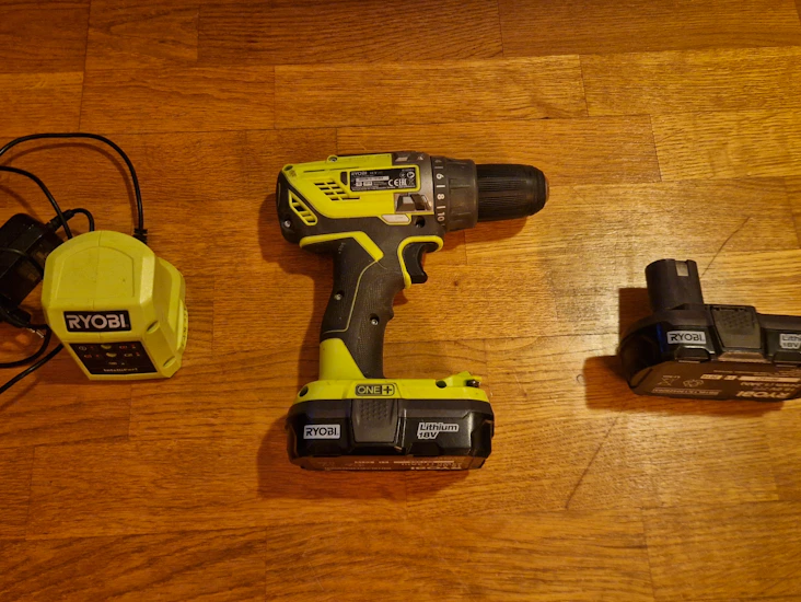 Ryobi borrskruvdragare 18v