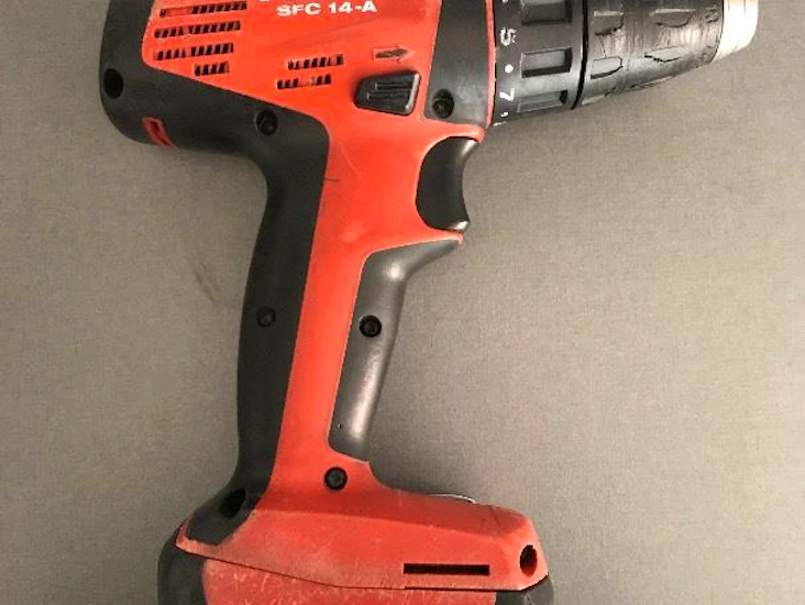 Sladdlös hilti borr & skruvdragare