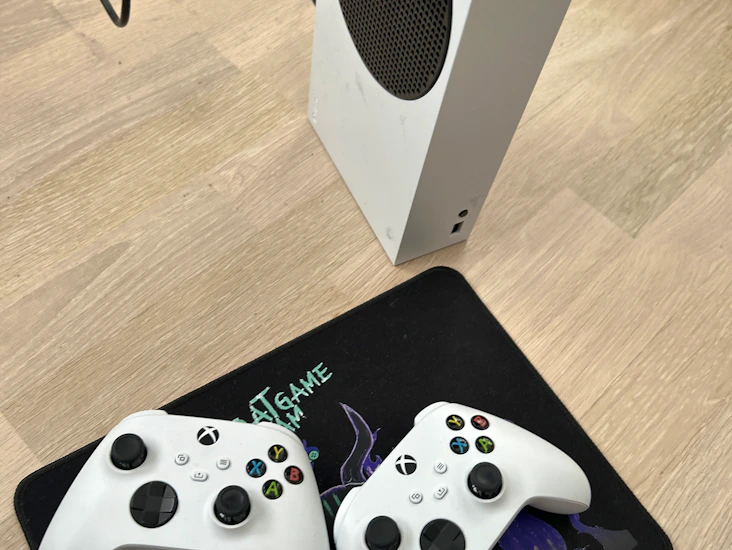Xbox s with two controllers