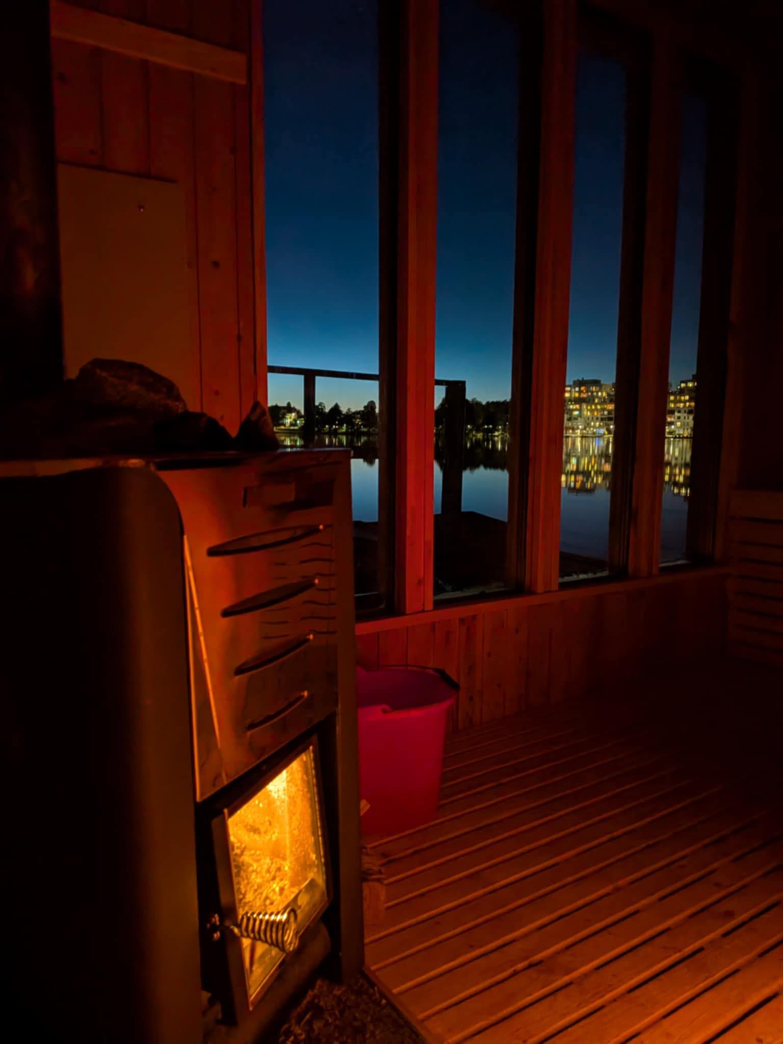 Basta aiingsås  - bastuflotten  på sjön gerdsken