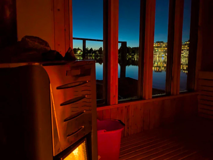 Basta aiingsås - bastuflotten på sjön gerdsken