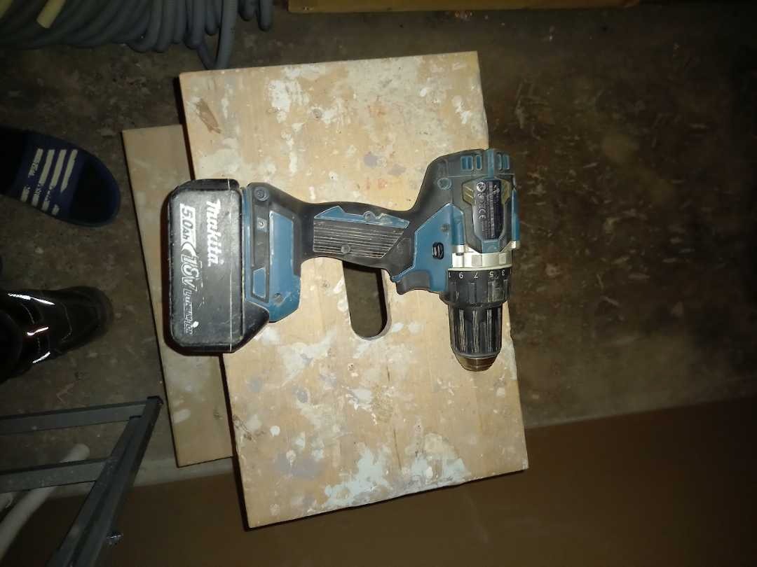 Makita skrumaskin