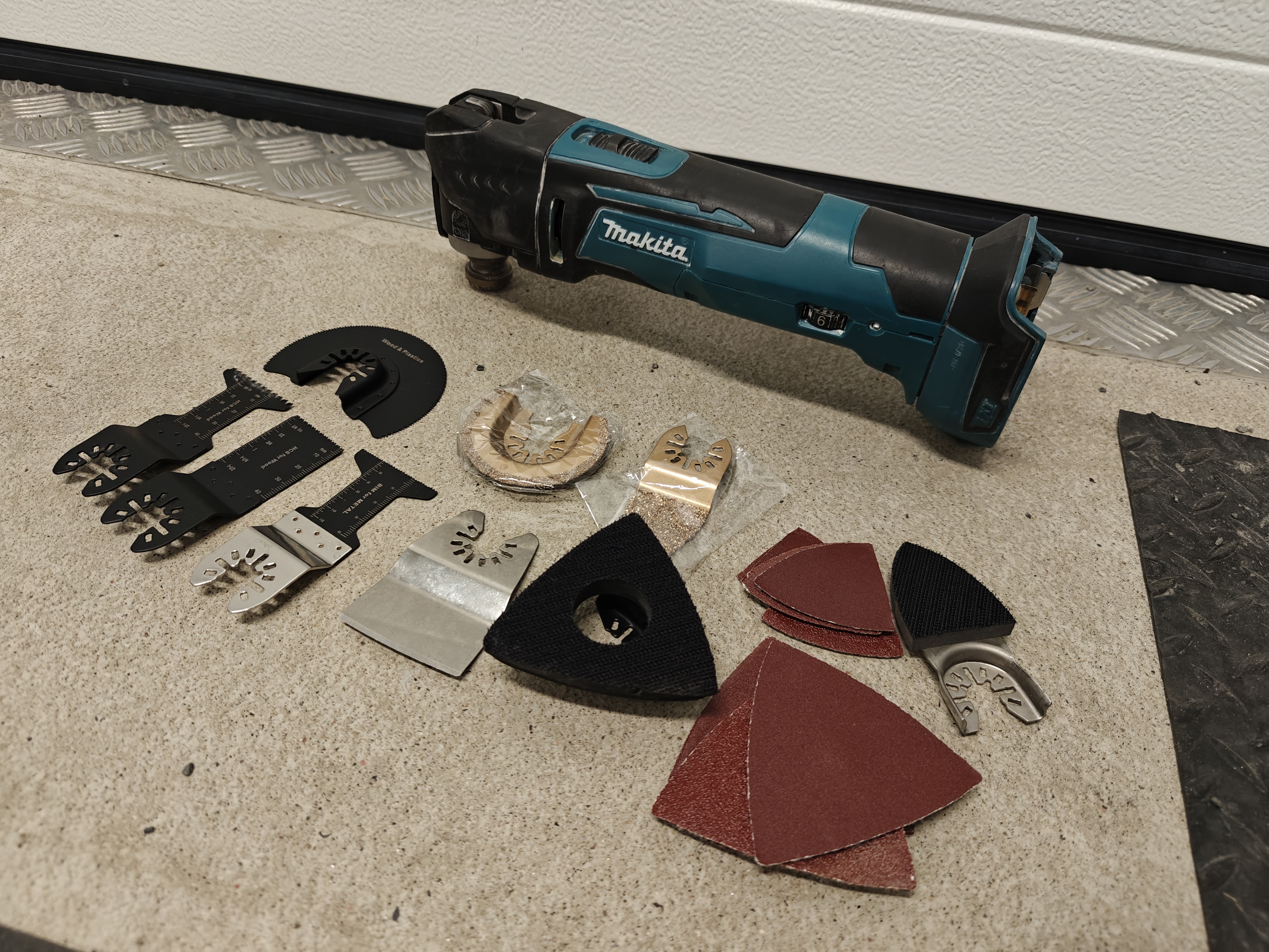 Makita monitoimityökalu