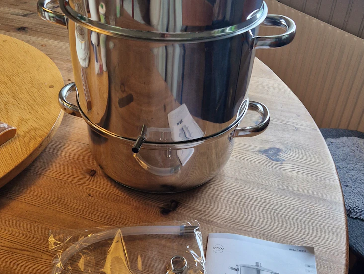 I princip oanvänd saftmaja i rostfritt stål