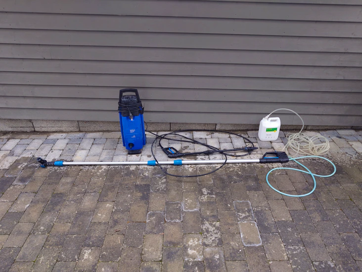 Nilfisk høytrykkspyler med teleskoplanse på 4 meter.