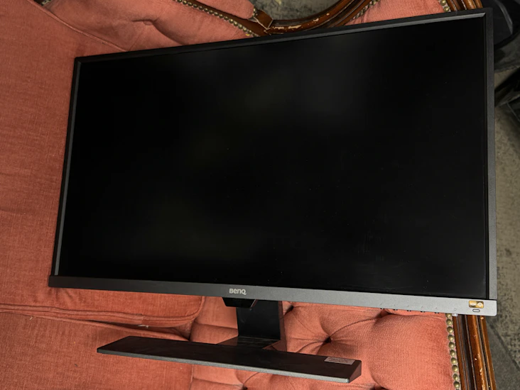 Benq ”31 4k -näyttö jykevällä kuljetuskotelolla (flightcase)