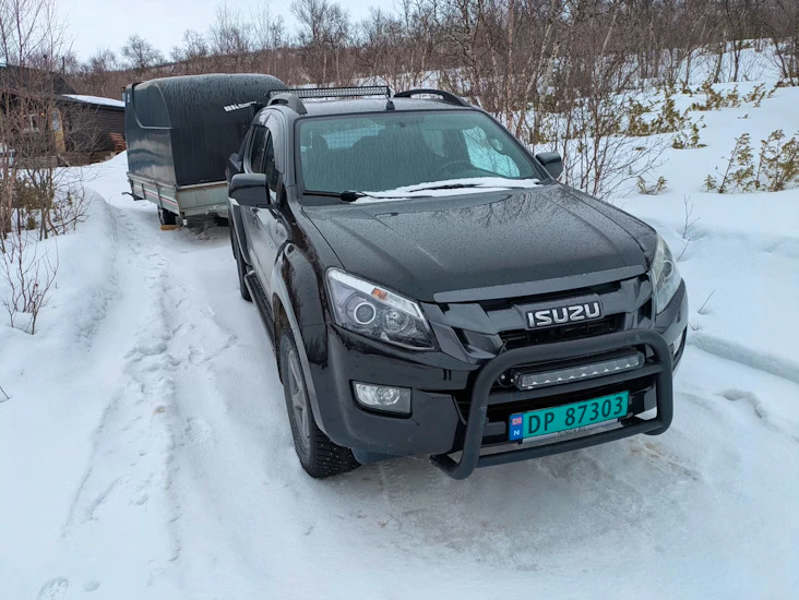 Isuzu d-max 4x4 leies ut – perfekt for arbeid, flytting og turer i finnmark