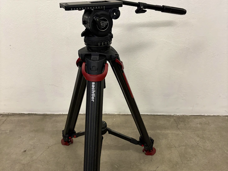 Sachtler video 18 s2 fluidhead + 100mm flowtech legs