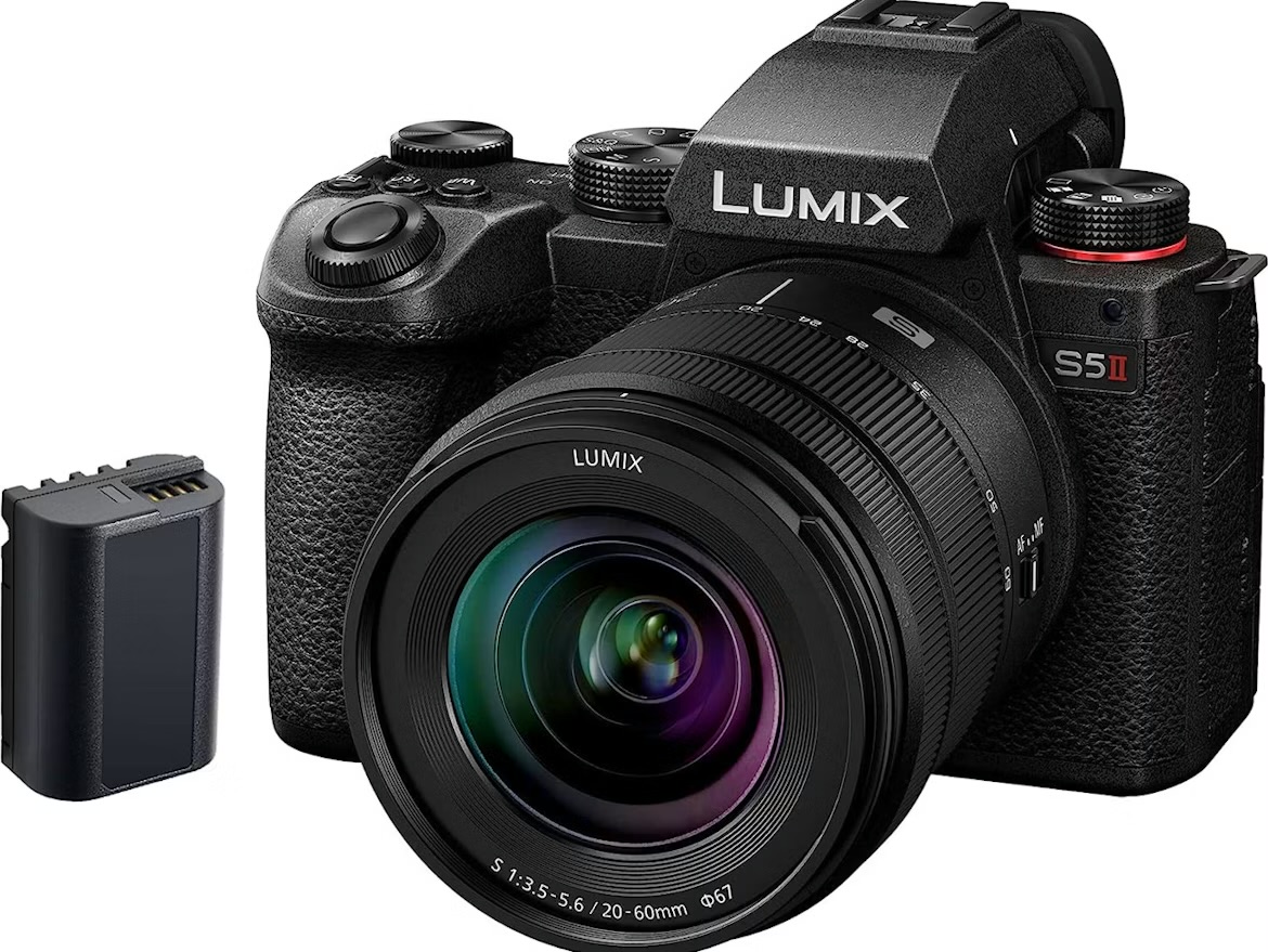 Lumix s5ii + 20–60mm lens