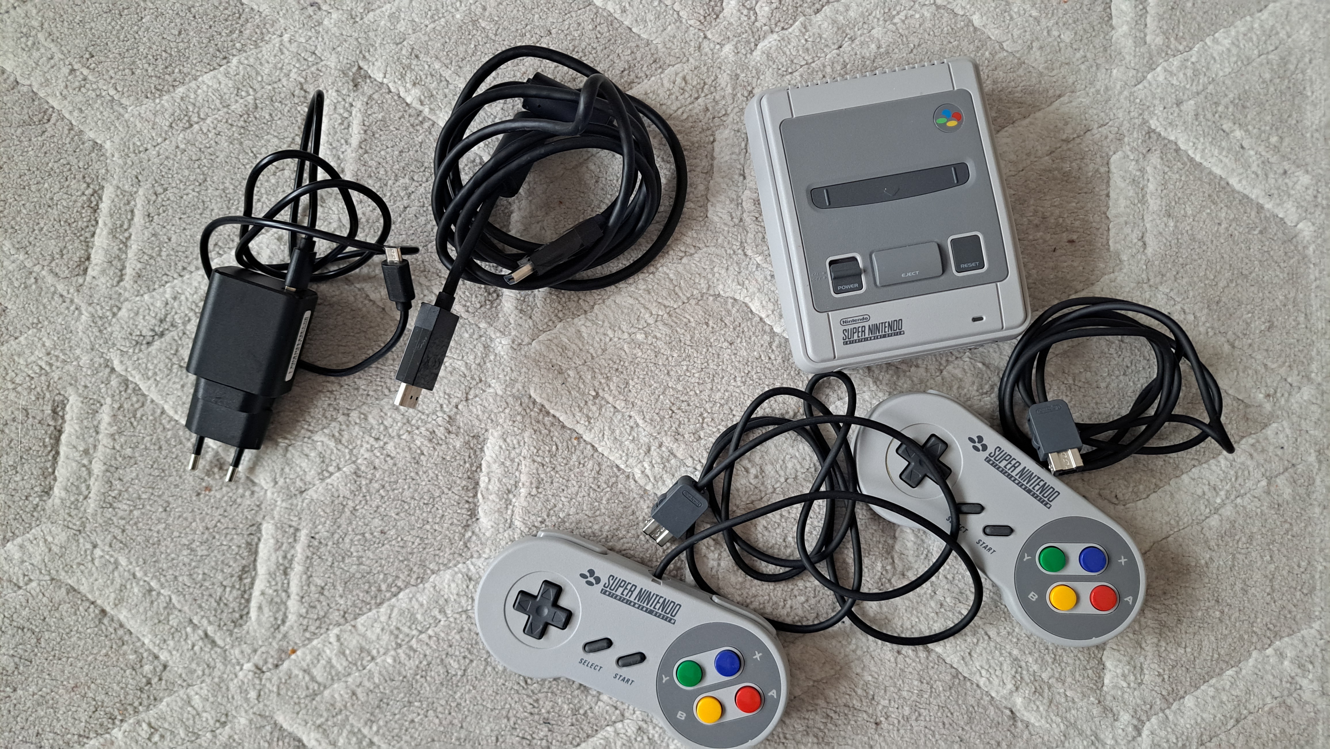 Super nintendo classic mini sis 21 peliä